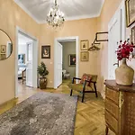 Spacious 85 Sqm For Monthly Appartement *