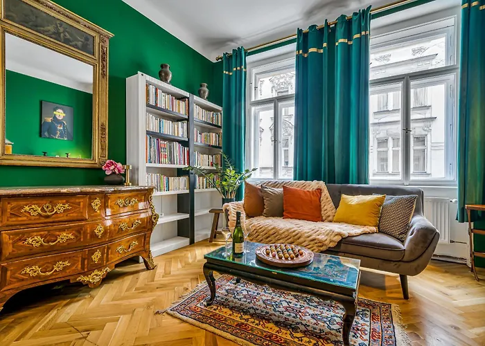 Spacious 85 Sqm For Monthly דירה *